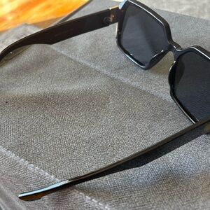 Black Square Sunglasses